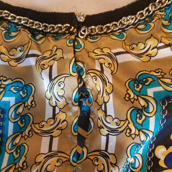 Cache patterned top - Picture 3 of 3